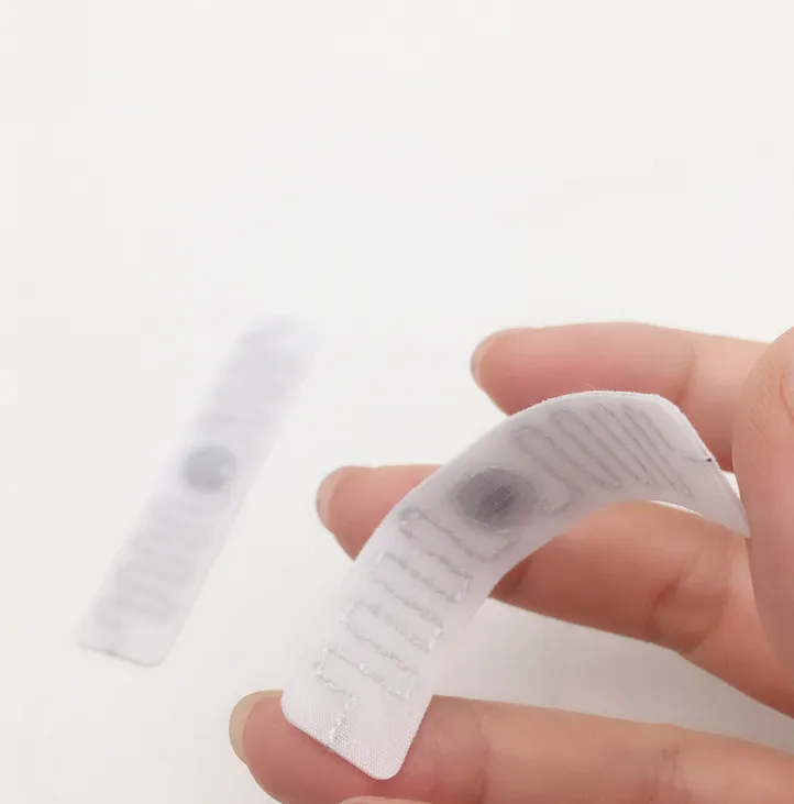 Etiqueta de lavanderia têxtil flexível RFID UHF para lavanderia